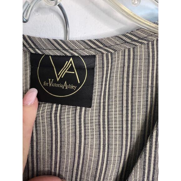 Vtg Womens 2pc Suit Sleeveless w/Pleated Skirt Size 7/8 - Picture 4 of 9